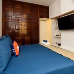 Qto&Sala Decorado A 200M Da Praia | Nsc 919/1002